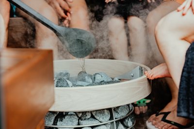 Zo gezond is regelmatig saunabaden voor je hart en hoofd