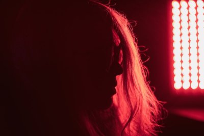 Wat rood licht therapie met je huid en spieren doet